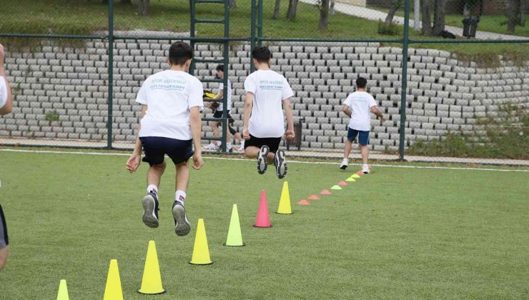 Sultangazili sporcular yeni sezon hazırlıklarına Kefken Kampı’nda başladı