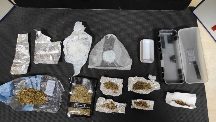 Durdurulan araçtan uyuşturucu çıktı