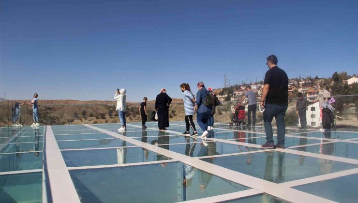 Tarihi Harput Kalesi turistlerin gözde mekanı haline geldi