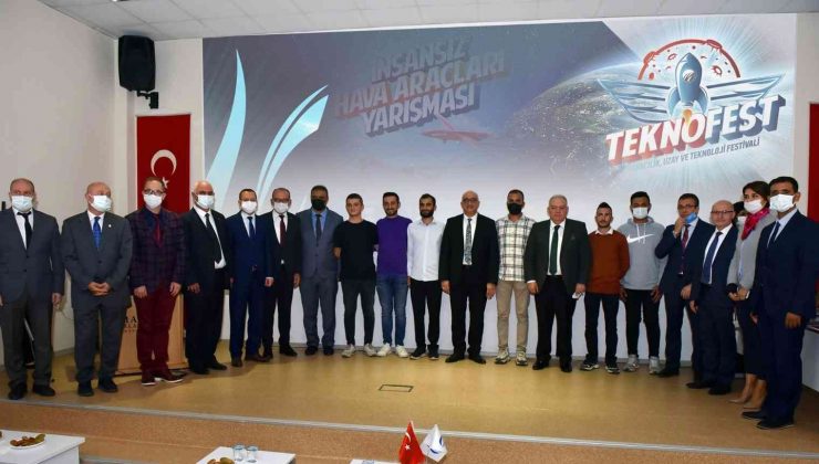 TEKNOFEST’in 2 dalda şampiyonu Manisa’da da ödüllendirildi