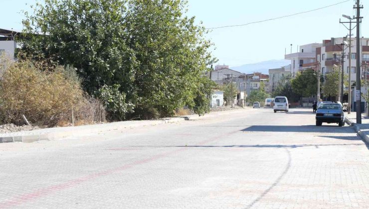 Turgutlu’da iki mahallede 50 bin metrekarelik kilit parke çalışması