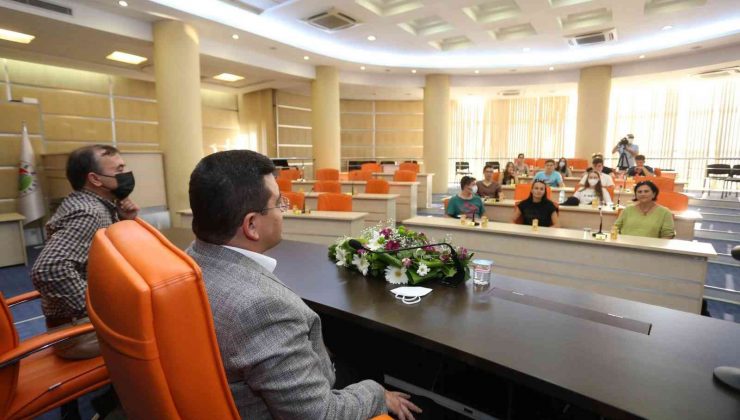 Tütüncü,  Erasmus Projesinin öğretmen ve öğrencilerini ağırladı