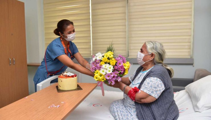 Tuzla Belediye Başkanı Dr. Şadi Yazıcı’dan duygulandıran sürpriz