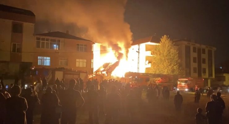 Ümraniye’de iş yerindeki yangında piknik tüpü patladı: 1 yaralı