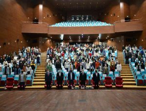 Uşak Üniversitesinde yeni öğrencilere yönelik oryantasyon programı gerçekleşti