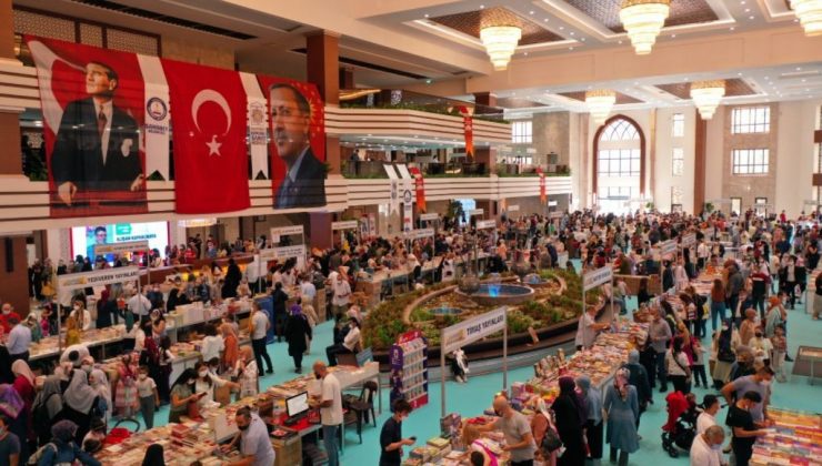 Usta kalemlerin okuyucuyla buluşmaları sürüyor