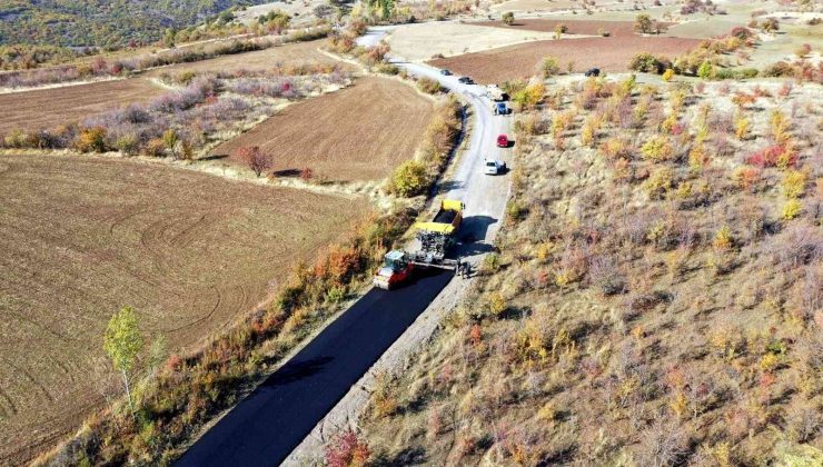 Üzümlü’de grup köy yolları kış öncesi asfaltlanıyor