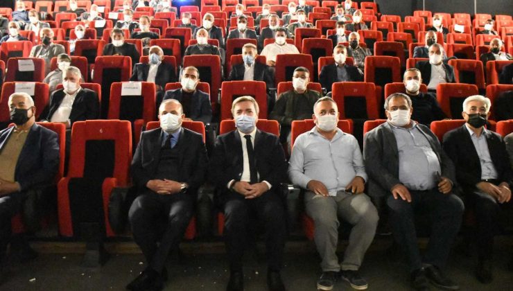 Vali Aydoğdu muhtarlarla “Akif” filmini izledi