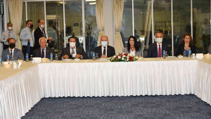 Vali Karadeniz, 17 ilçenin muhtar temsilcileriyle buluştu