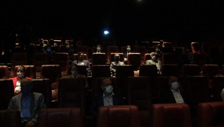 Vali Kocabıyık ’Akif’i izledi