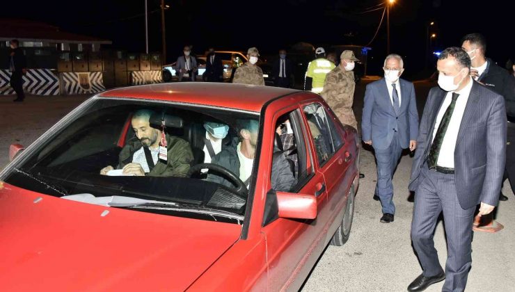 Vali Taşbilek’ten gece yarısı trafik denetimi