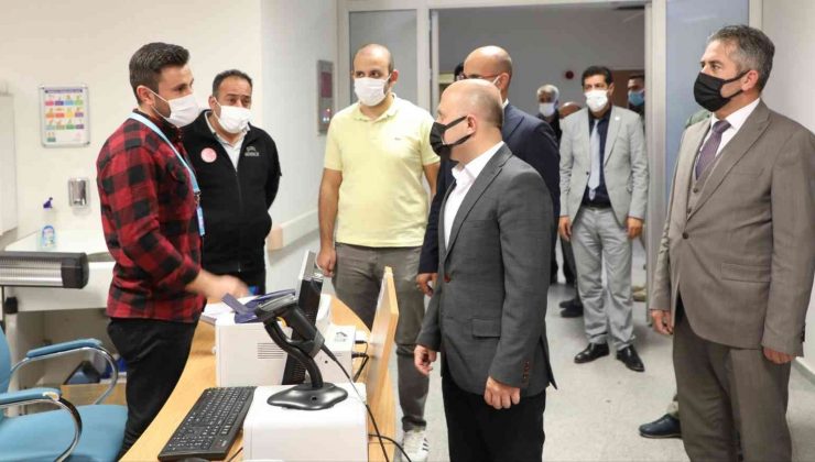 Vali Varol, Covid-19 Aşı polikliniğini ziyaret etti