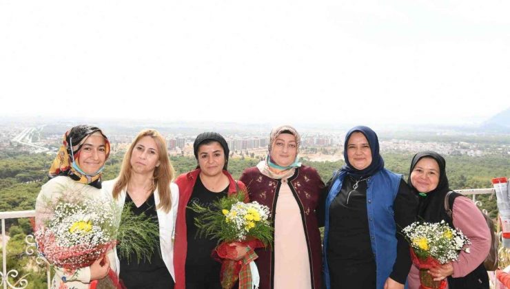 Vali Yazıcı, kadın çiftçilerle bir araya geldi