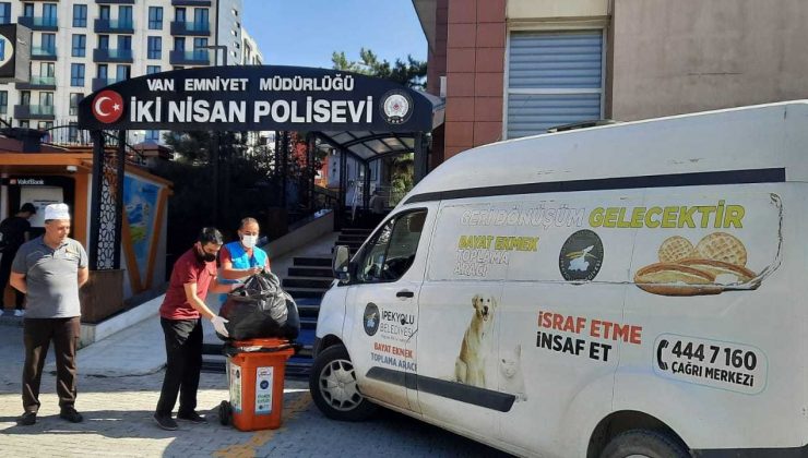 Van polisinden ‘4 Ekim Hayvanları Koruma Günü’ etkinliği