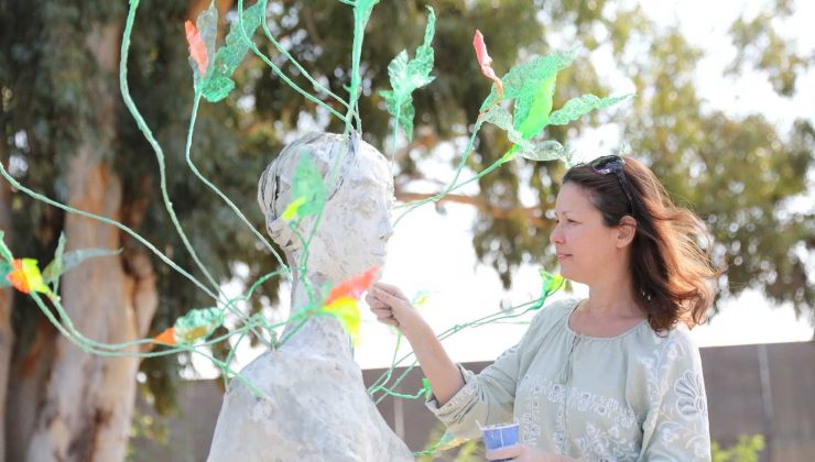 Yangın sonrası toplanan atıklar ‘Venüs Heykeli’ne dönüştü