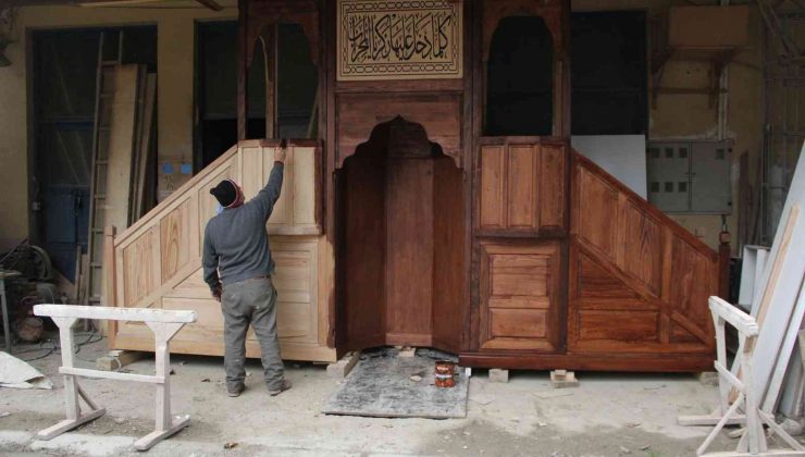 Yaptığı minber ve mihraplar 300’e yakın cami ve mescidi donatıyor