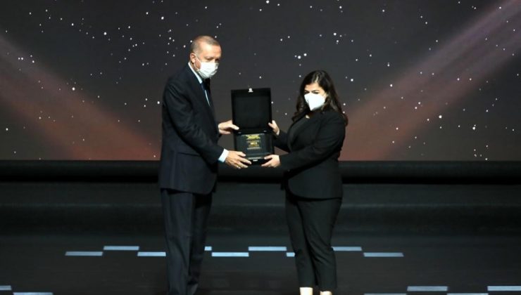 “Yılın Doktora Tezi” Ödülü alan araştırmacılara Rektör Kızılay’dan tebrik