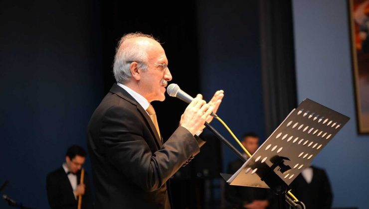 Yönetmen Şef Sıtkı Sahil’e ’Müzik Başarı’ ödülü