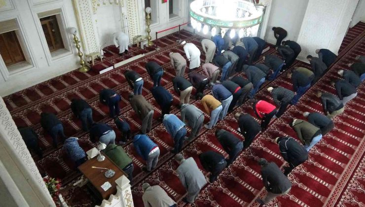 Yüksekova’da Mevlit Kandili idrak edildi