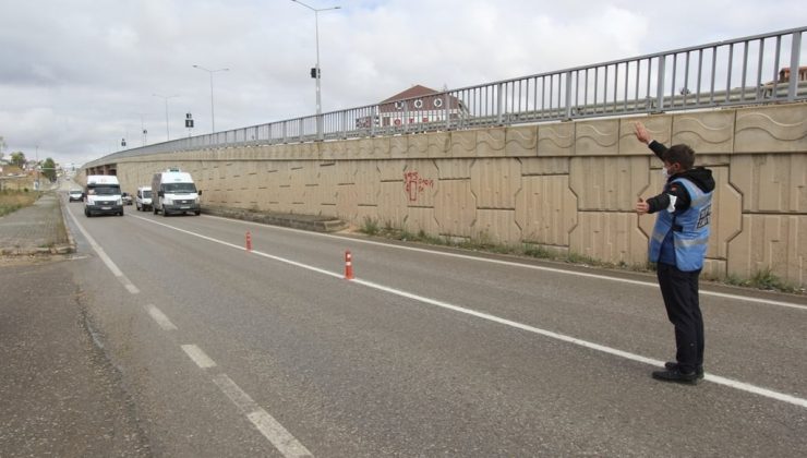 Zabıta ekipleri dolmuş denetiminde bulundu