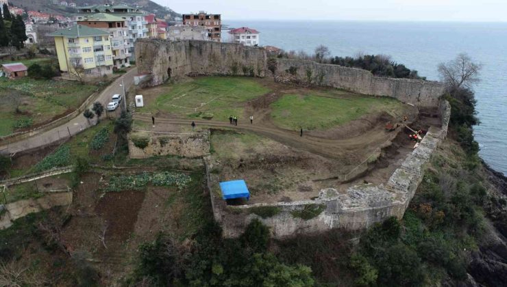 900 yıllık tarihi kalede kafatası olmayan iskelet bulundu