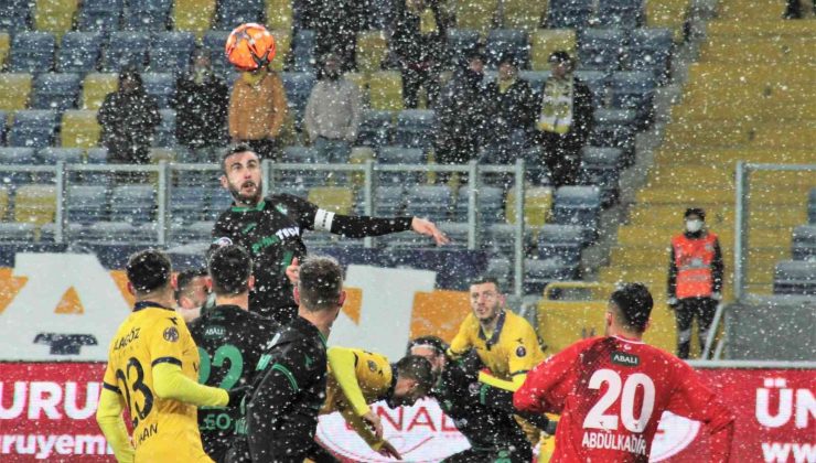 A. Denizlispor: “Hakem hatalarının bedelini ödemek zorunda değiliz ve ödemeyeceğiz”