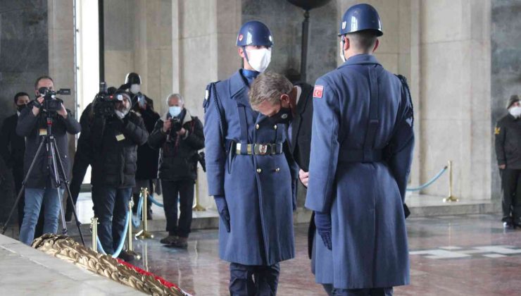 ABD’nin yeni Büyükelçisi Flake’den Anıtkabir’e ziyaret
