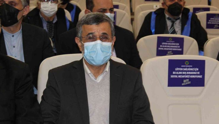 Ahmedinejad: “(Nükleer müzakereler) Hak ve adalet arasında dengesizlik olursa anlaşmaya varamayız”