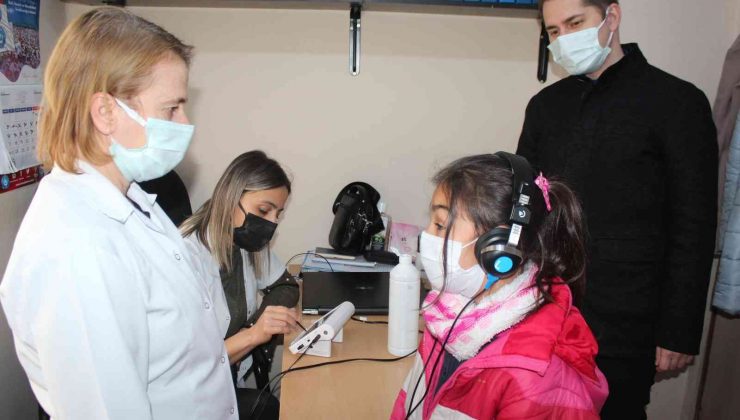 Alaşehir’de öğrencilere işitme testi yapılmaya başlandı