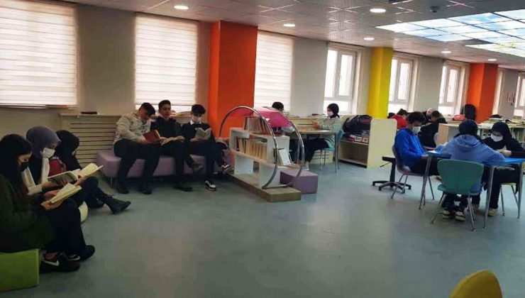 Anadolu Lisesinde “Kütüphanenin Liderleri” isimli proje