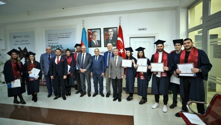Azerbaycan’da mezuniyet sevinci