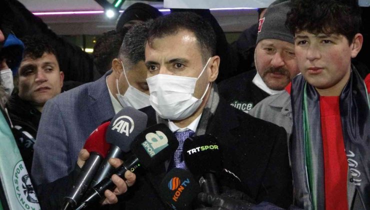 Başkan Özgökçen: “Futbolcularımız morallerinin düşük olduğu dönemde hakkıyla çalıştı”