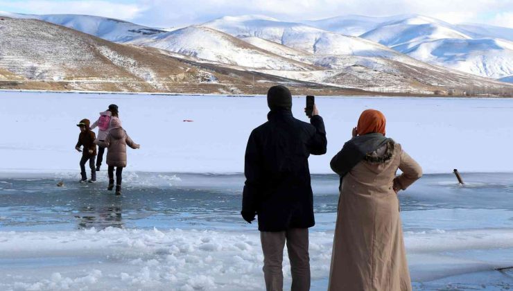 Bayburt’ta baraj gölü dondu