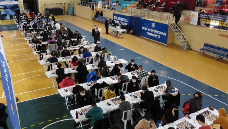 Binden fazla sporcunun katıldığı satranç turnuvası Sultanbeyli’de başladı