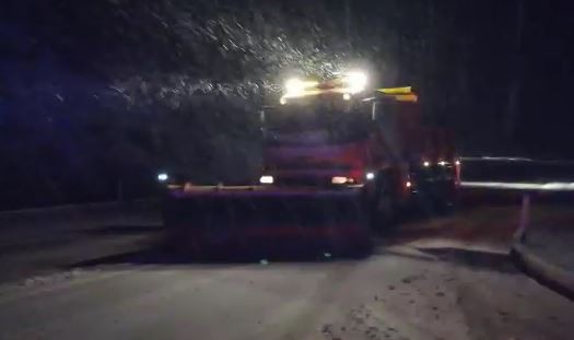 Burdur’un yüksek rakımlı yollarında karla mücadele sürüyor