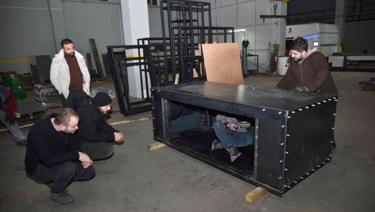 Bursa’da bir mobilyacı ürettiği masaya kurşun yağdırdı