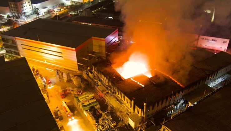 Bursa’daki kimyasal madde fabrikasındaki yangın havadan görüntülendi