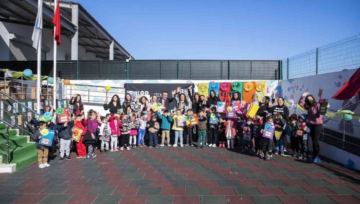 Büyükşehir Belediyesinin kreşlerindeki minikler karne heyecanını tattı