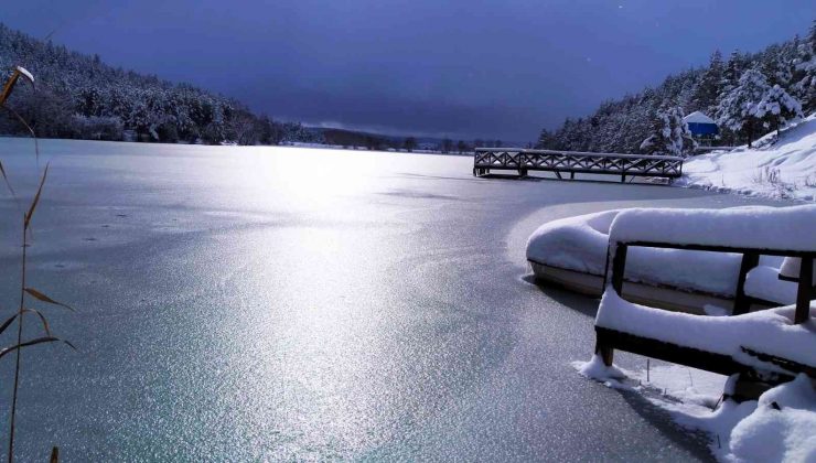 Eflani’de göller buz tuttu