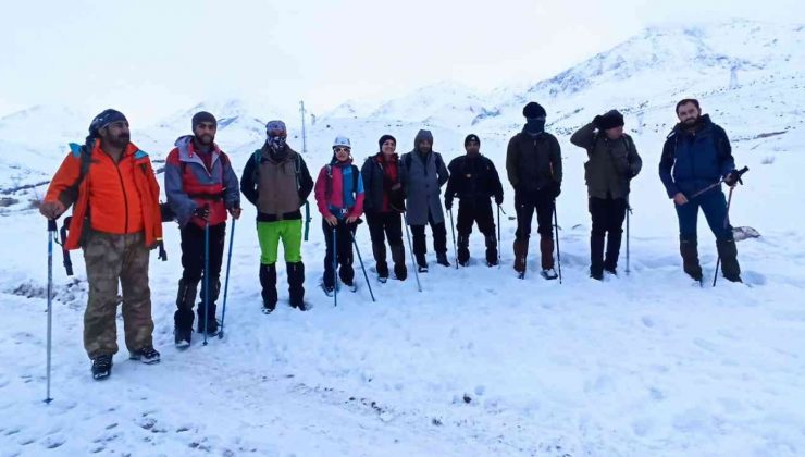 Eksi 25 derece soğukta Artos Dağı’na tırmandılar
