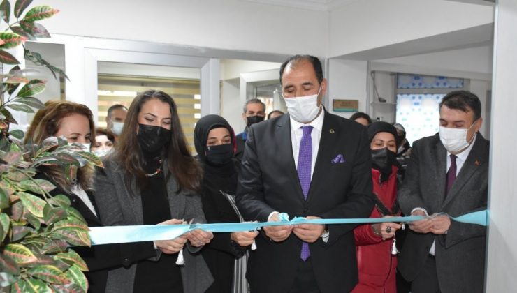 El sanatları alanındaki kurslarda ortaya çıkan ürünlerin yer aldığı sergi düzenlendi