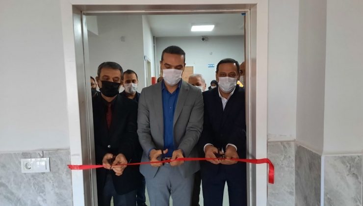 Emet Mehmet Akif Ersoy İlkokul’una kütüphane