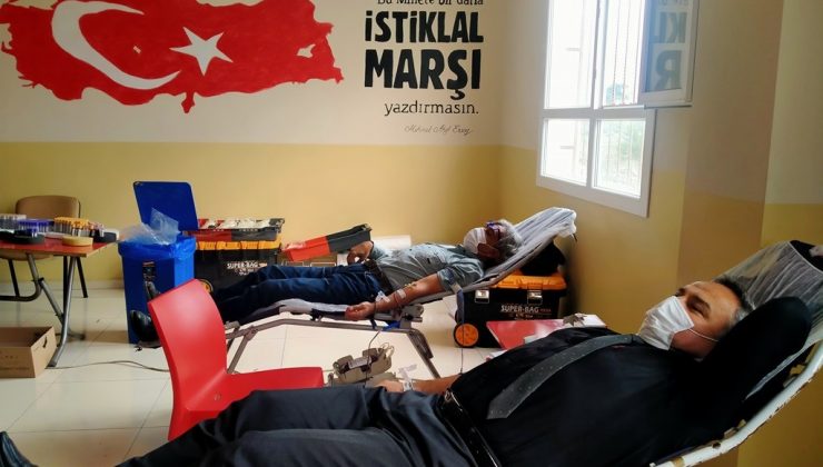 Erzin’de eğitimcilerden kan bağışı