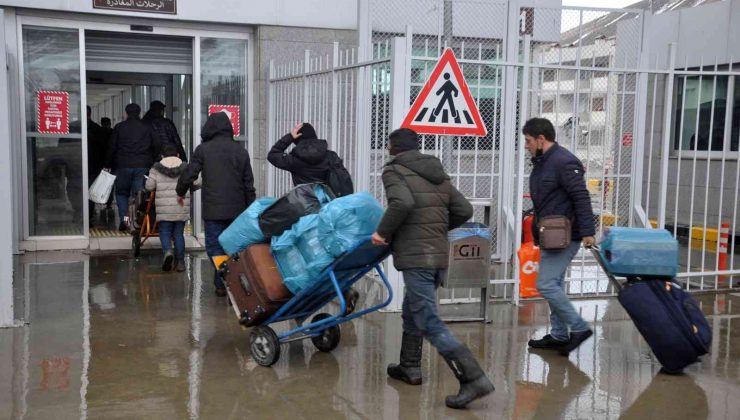 Esendere Sınır Kapısı tekrar geçişlere açıldı