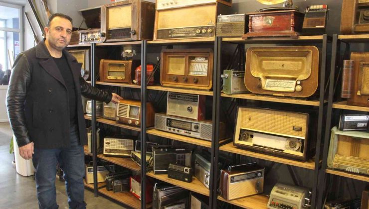 Eski eşya merakı iş yerini müzeye dönüştürmesine sebep oldu