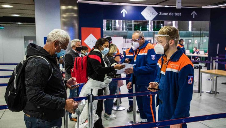 Fransa, İngiltere’ye uyguladığı Covid-19 kısıtlamalarını gevşetiyor