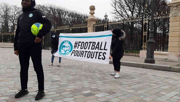 Fransa’da kadınlar müsabakalarda başörtüsü yasağını protesto etti