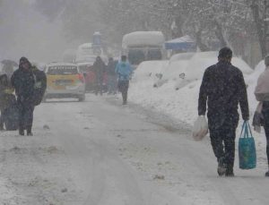 Gaziantep’te yoğun kar yağışı başladı