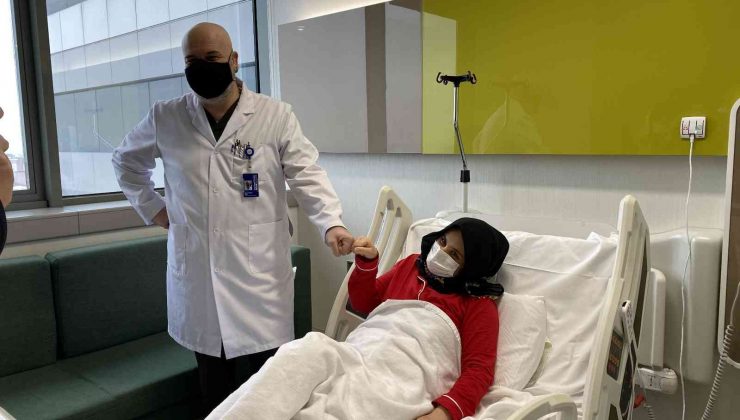 Hastasını önce ameliyat etti, sonra kendi kanıyla hayat verdi