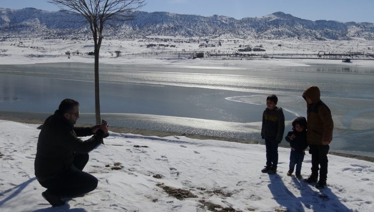Havalar eksi 10 dereceyi buldu, gölette 20 santimlik buz tabakası oluştu